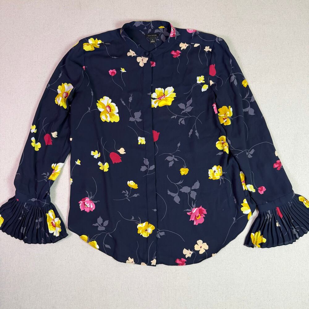 Ann Taylor Navy Floral Blouse Pleated Bell Sleeve Women's M Button Up Career Top - Picture 5 of 13